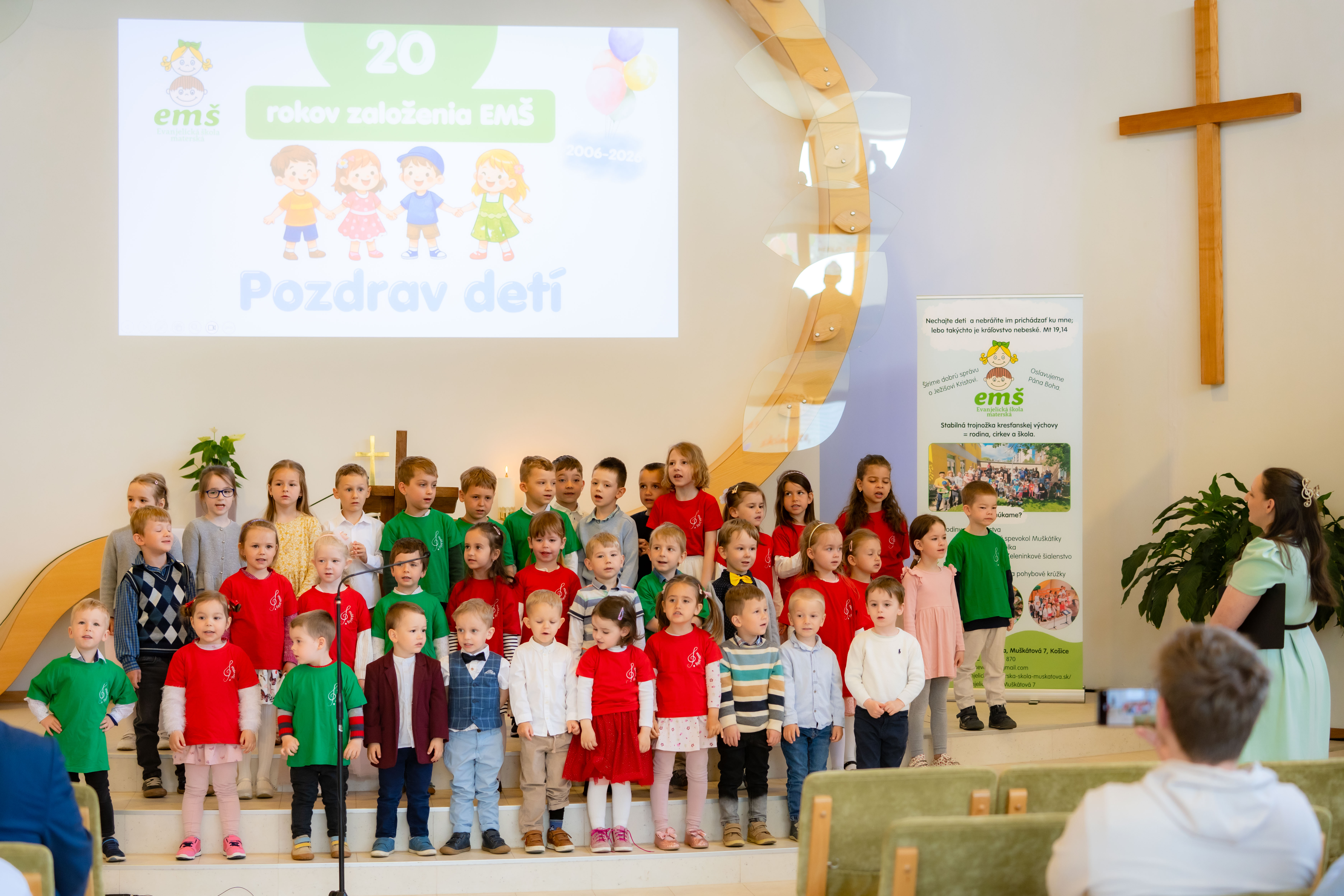 Slavnostne sluzby Bozie - 20 rokov Evanjelickej materskej skoly Muskatova 7-1-22